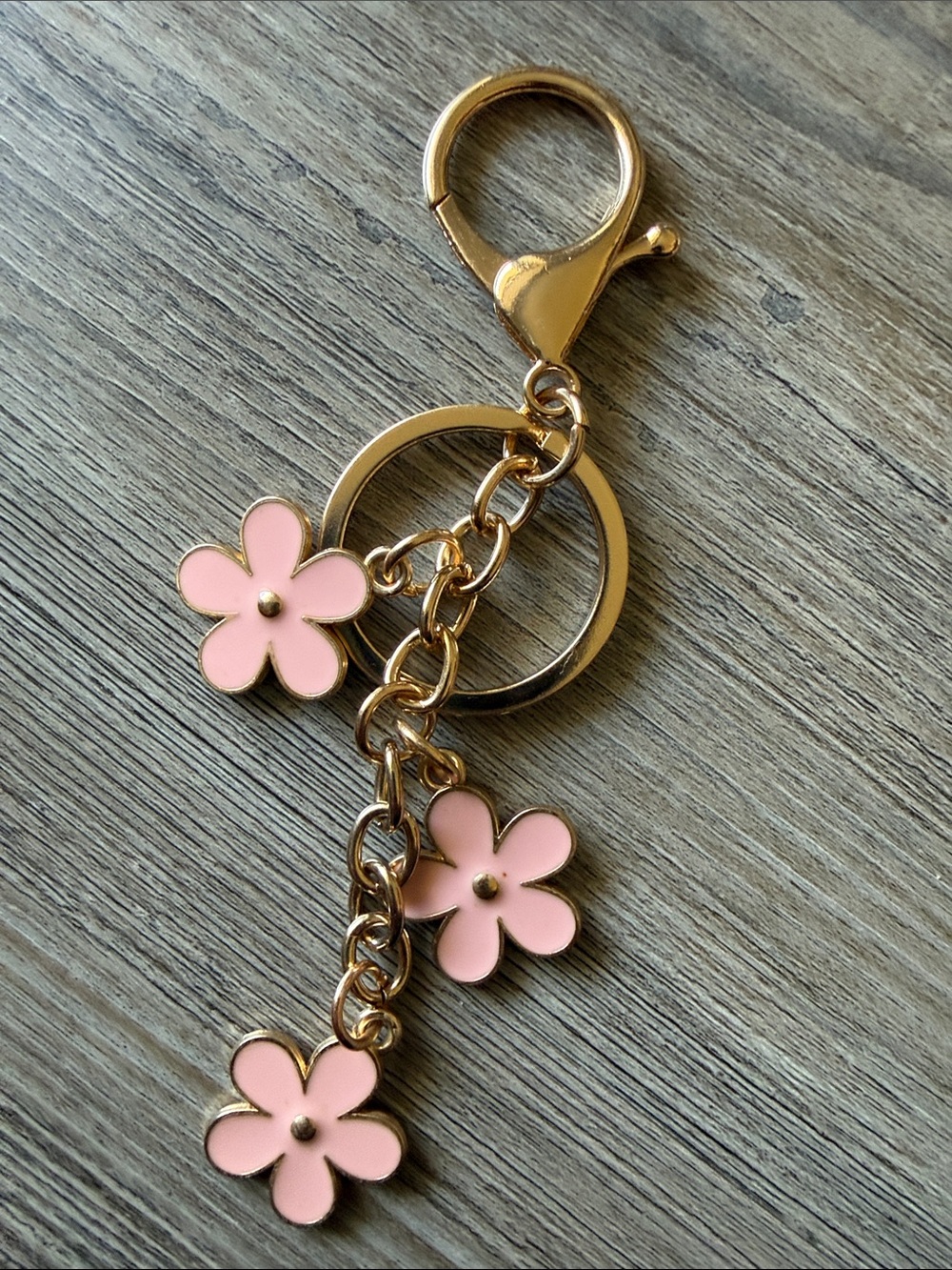 ❤️ free with purchase❤️Gold-Tone Keychain with Pink Flower Charms